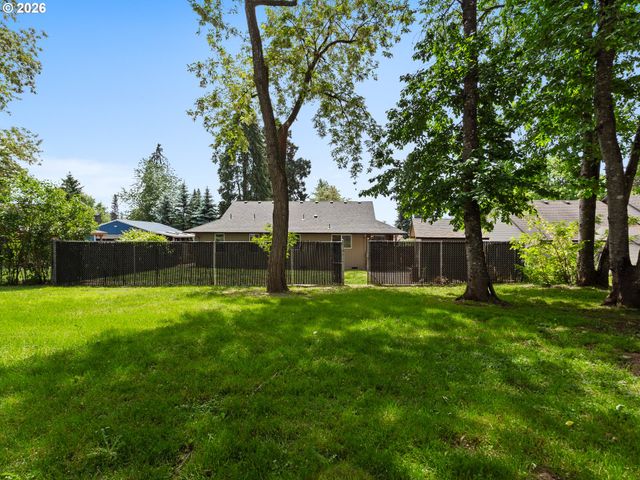 1327 G St, Washougal, WA 98671
