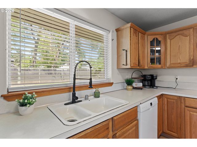 1327 G St, Washougal, WA 98671