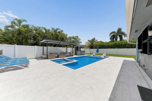 405 CHAPEL HILL Boulevard, Boynton Beach, FL 33435