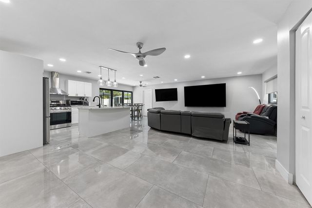 405 CHAPEL HILL Boulevard, Boynton Beach, FL 33435