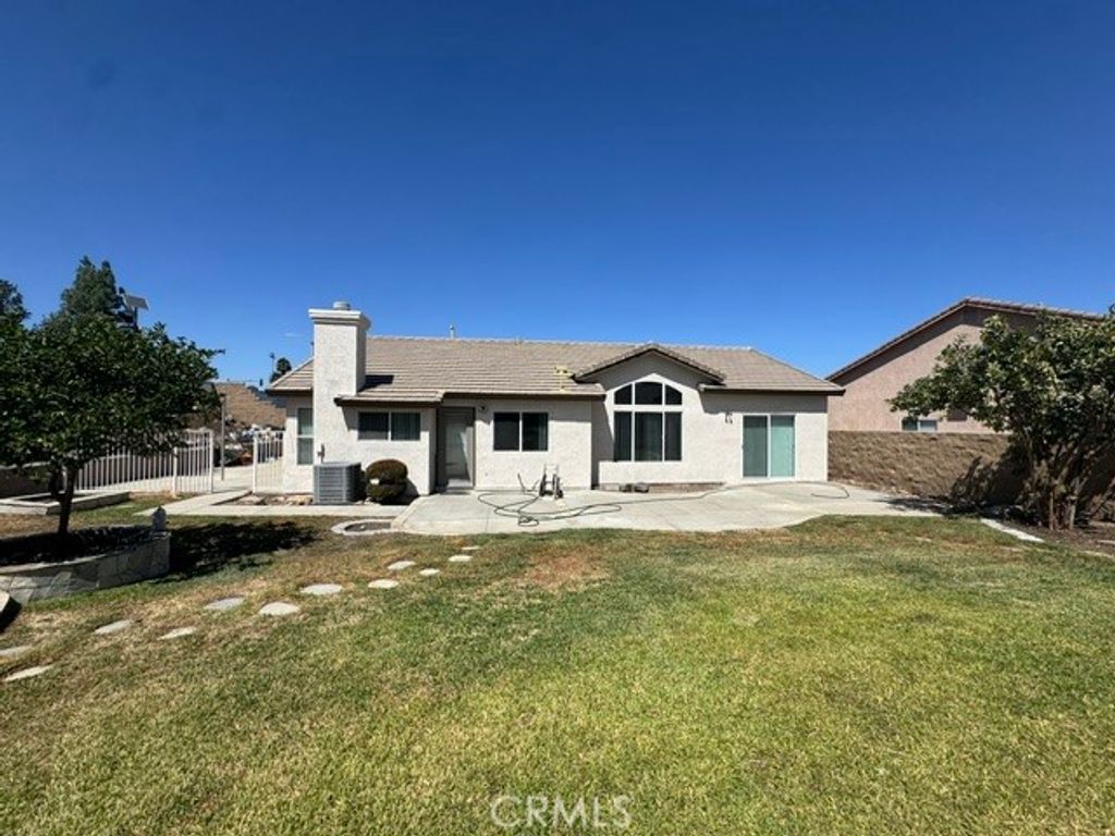 805 Alpine Court, Lake Elsinore, CA 92530