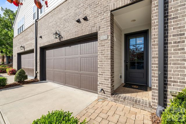 1241 Cotswold Place, Charlotte, NC 28211