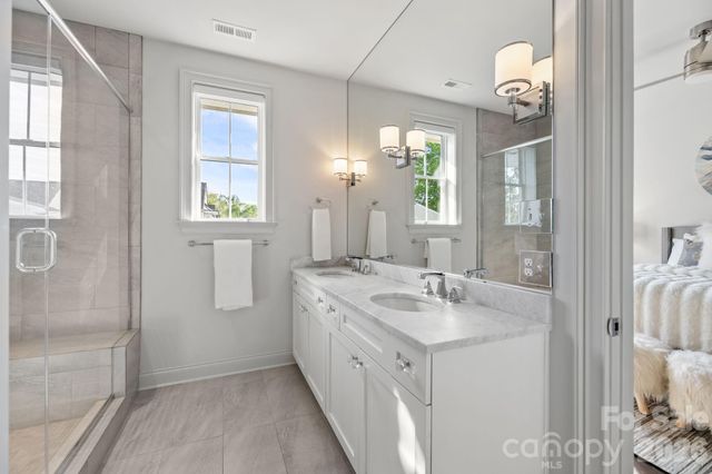 1241 Cotswold Place, Charlotte, NC 28211