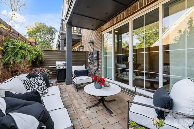 1241 Cotswold Place, Charlotte, NC 28211