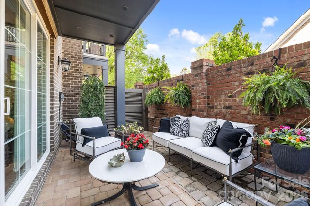 1241 Cotswold Place, Charlotte, NC 28211