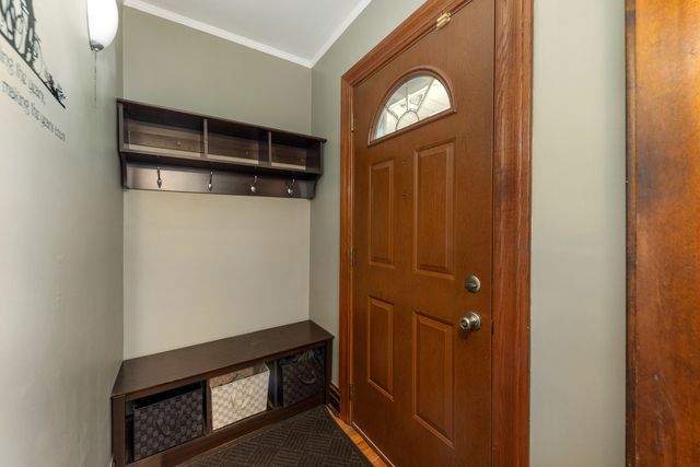 6325 W HUNTINGTON Street, Chicago, IL 60646