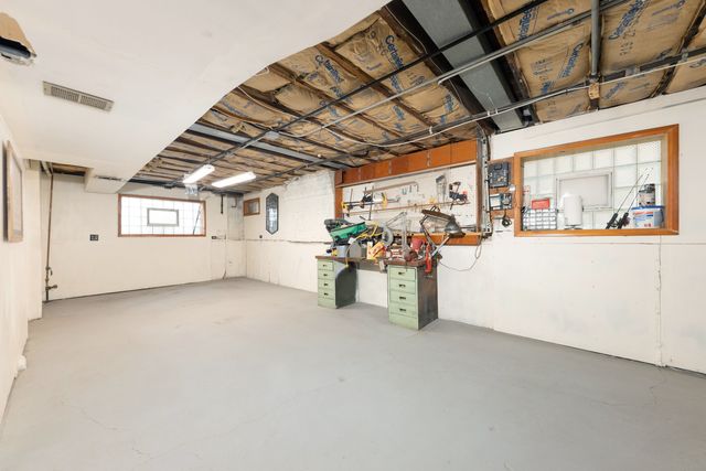 6325 W HUNTINGTON Street, Chicago, IL 60646