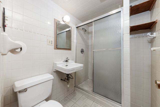 6325 W HUNTINGTON Street, Chicago, IL 60646