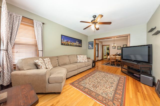 6325 W HUNTINGTON Street, Chicago, IL 60646