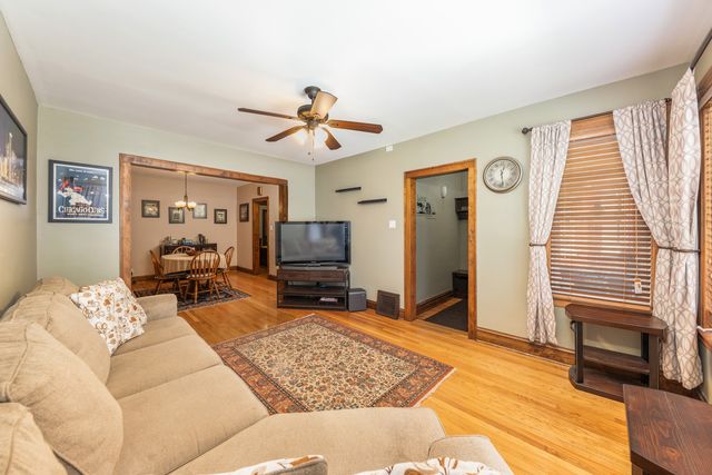6325 W HUNTINGTON Street, Chicago, IL 60646