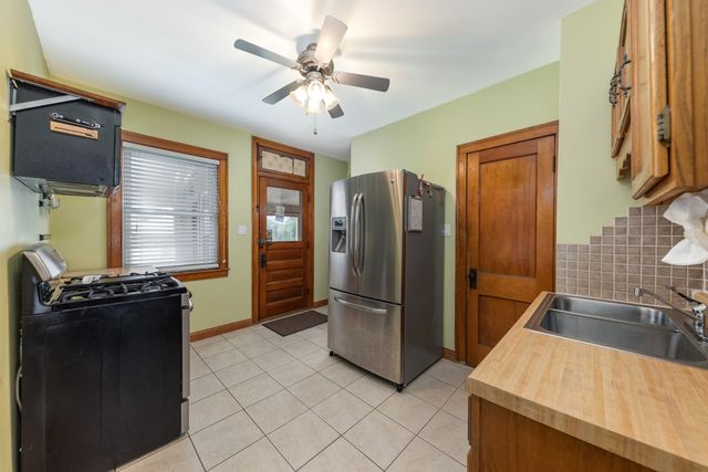 6325 W HUNTINGTON Street, Chicago, IL 60646