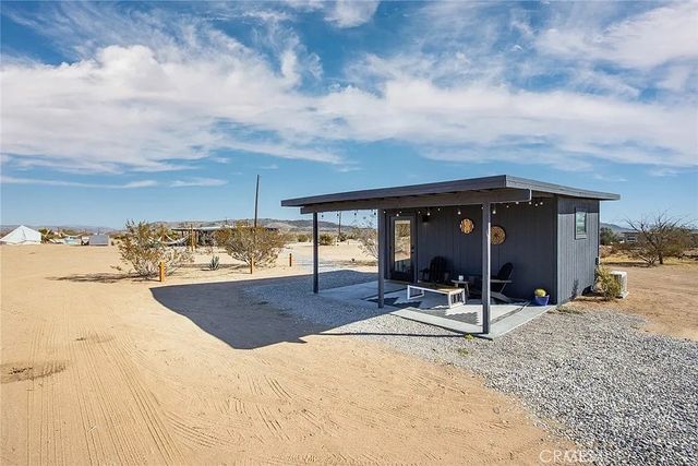 1856 Cambria, Landers, CA 92285