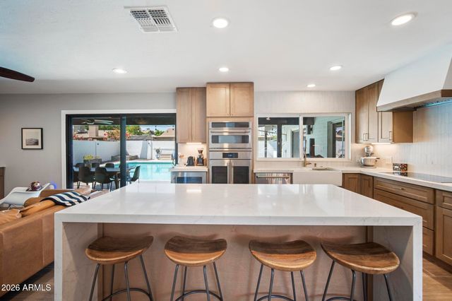 4916 E SURREY Avenue, Scottsdale, AZ 85254