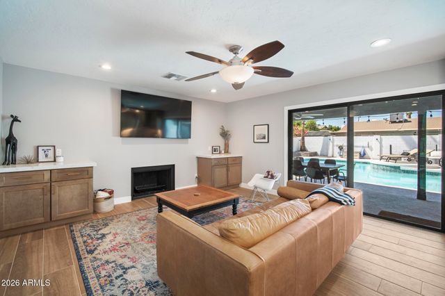 4916 E SURREY Avenue, Scottsdale, AZ 85254