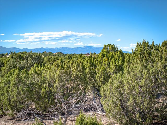2 Escopeta Court, Santa Fe, NM 87506