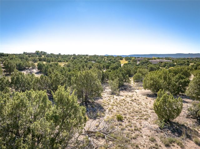 2 Escopeta Court, Santa Fe, NM 87506