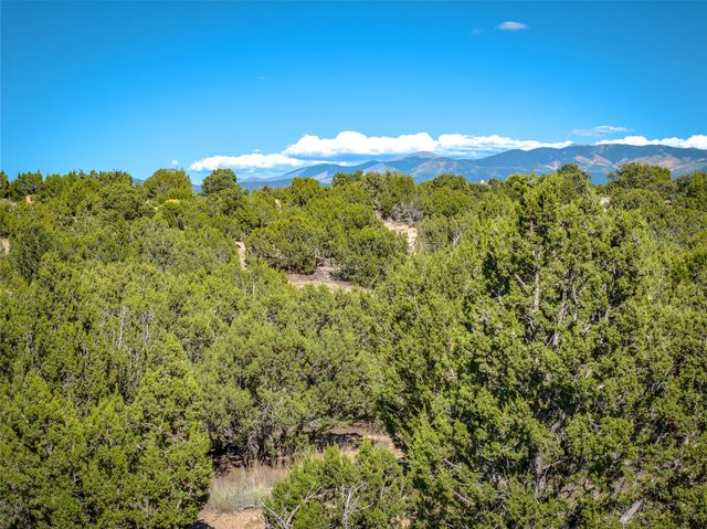 2 Escopeta Court, Santa Fe, NM 87506