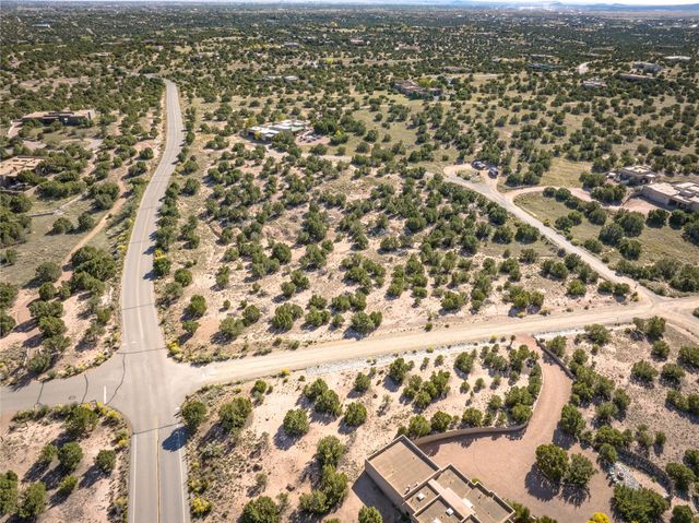 2 Escopeta Court, Santa Fe, NM 87506