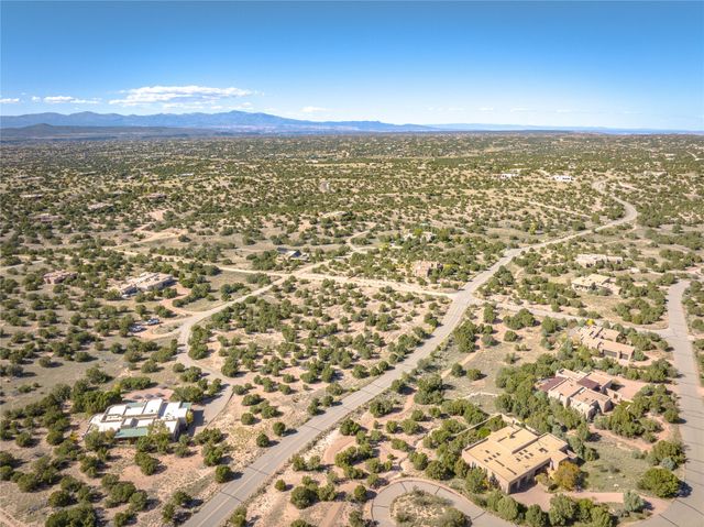 2 Escopeta Court, Santa Fe, NM 87506