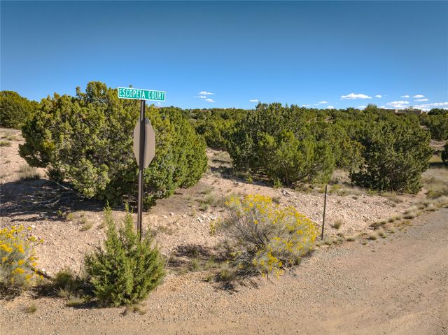 2 Escopeta Court, Santa Fe, NM 87506