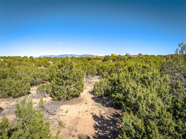2 Escopeta Court, Santa Fe, NM 87506