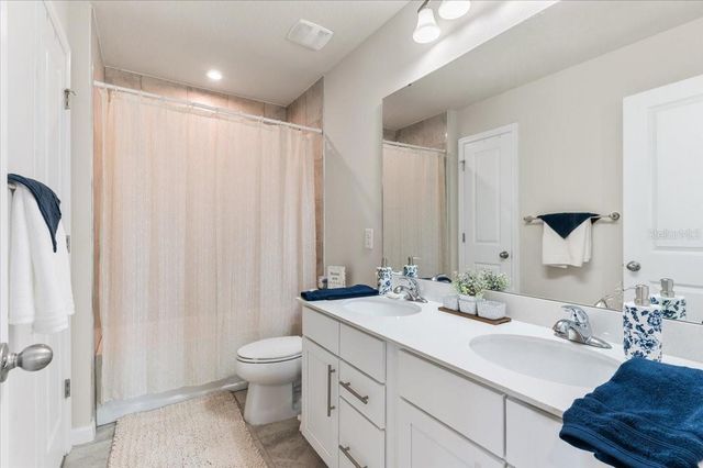 5428 PEACEFUL CREEK COVE, Bradenton, FL 34203