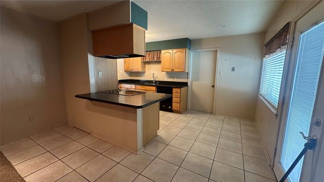 2526 Nottingham Place, Grand Prairie, TX 75050