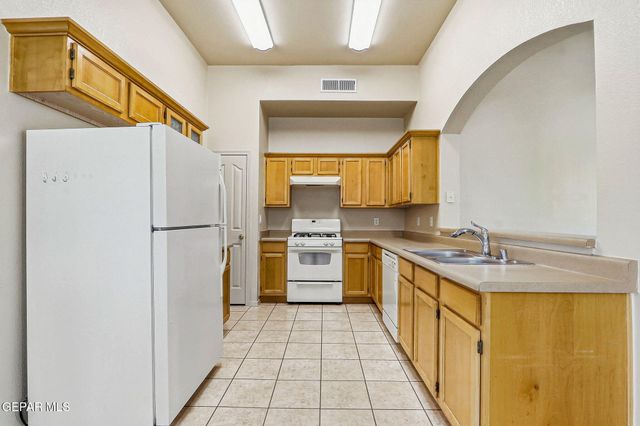 1445 PASEO DE FLOR Street, El Paso, TX 79928