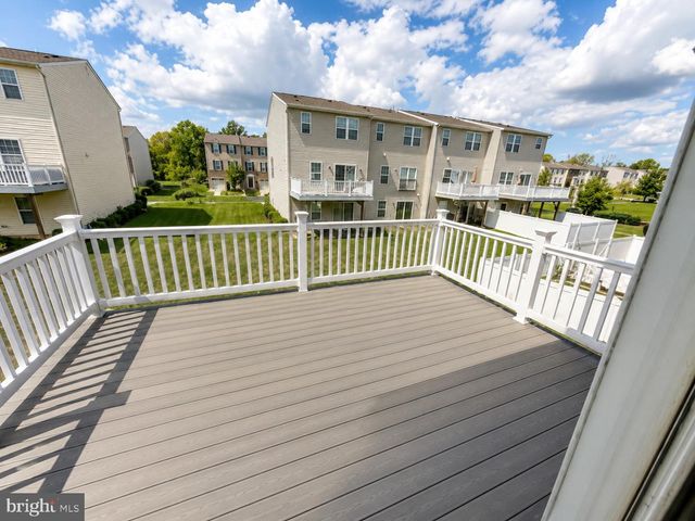 113 VILLAGE GREEN LN, Sicklerville, NJ 08081