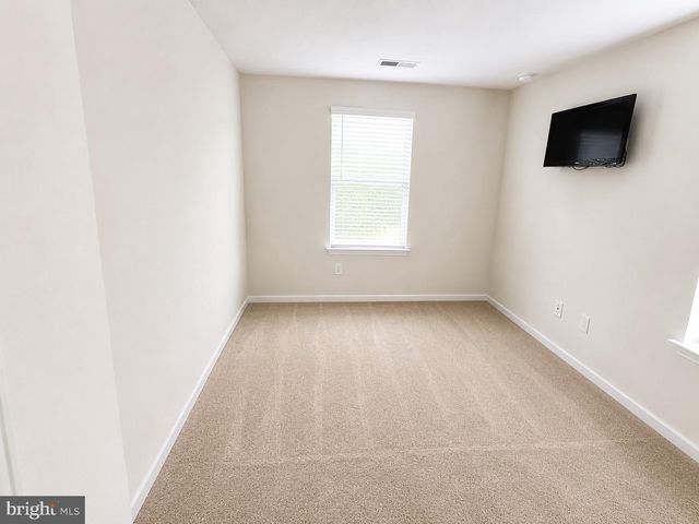 113 VILLAGE GREEN LN, Sicklerville, NJ 08081