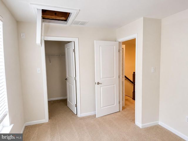 113 VILLAGE GREEN LN, Sicklerville, NJ 08081