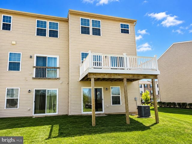 113 VILLAGE GREEN LN, Sicklerville, NJ 08081