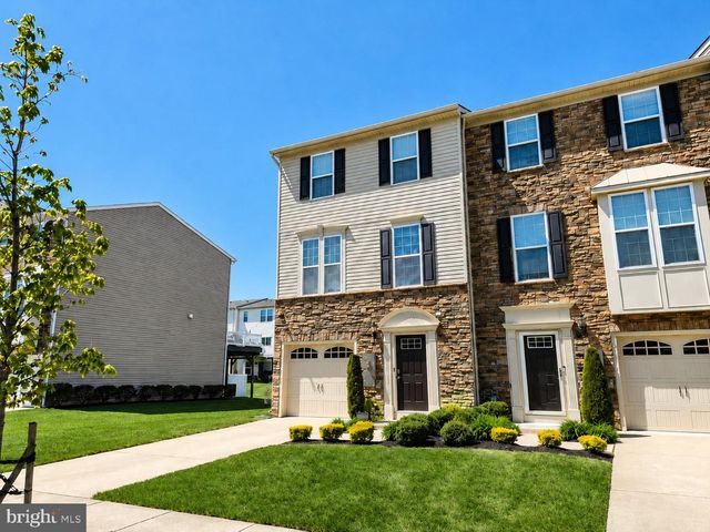 113 VILLAGE GREEN LN, Sicklerville, NJ 08081