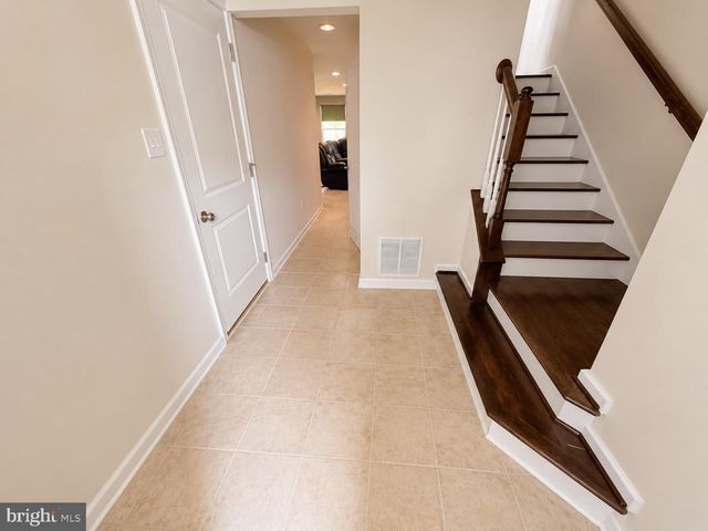 113 VILLAGE GREEN LN, Sicklerville, NJ 08081