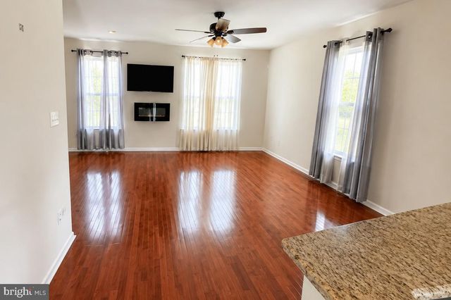 113 VILLAGE GREEN LN, Sicklerville, NJ 08081