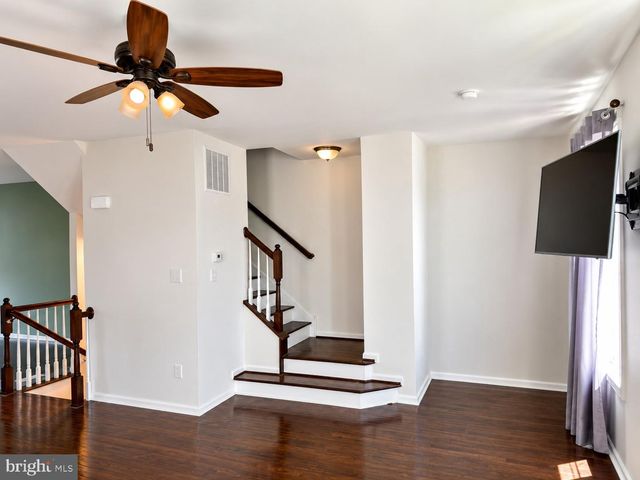 113 VILLAGE GREEN LN, Sicklerville, NJ 08081