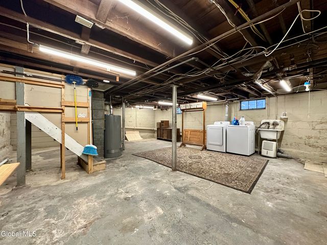 36 Garfield Avenue, Schenectady, NY 12304