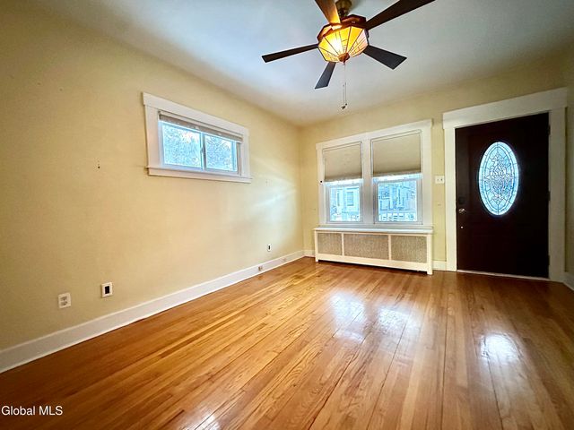 36 Garfield Avenue, Schenectady, NY 12304