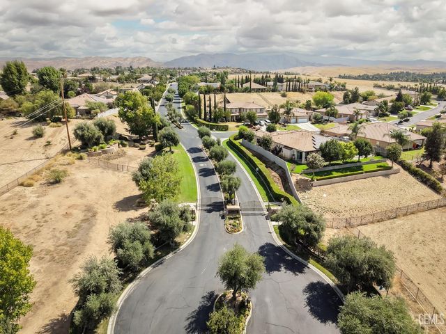 13504 Carpaccio Lane, Bakersfield, CA 93306