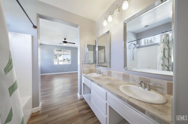 13504 Carpaccio Lane, Bakersfield, CA 93306