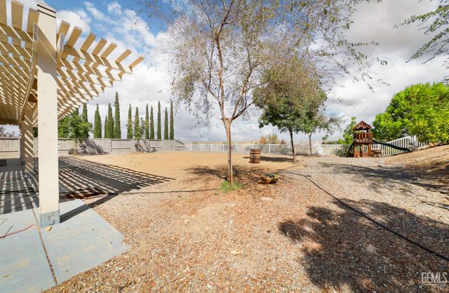 13504 Carpaccio Lane, Bakersfield, CA 93306