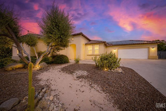 13504 Carpaccio Lane, Bakersfield, CA 93306