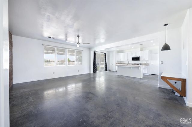13504 Carpaccio Lane, Bakersfield, CA 93306