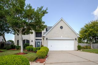 303 Spencer Landing E, La Porte, TX 77571