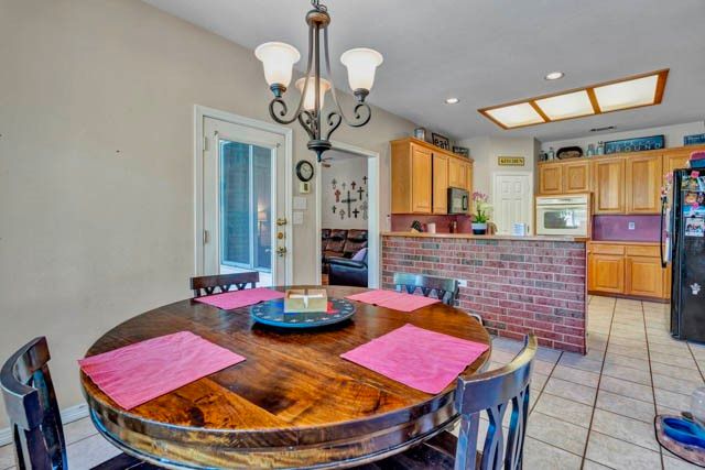 1411 Honeysuckle Ridge Court, Midlothian, TX 76065