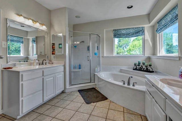 1411 Honeysuckle Ridge Court, Midlothian, TX 76065