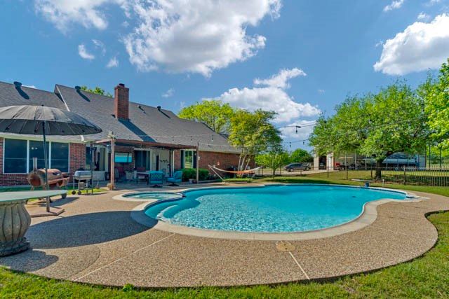 1411 Honeysuckle Ridge Court, Midlothian, TX 76065