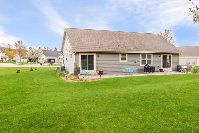 2986 Gateway AVENUE, Hartford, WI 53027