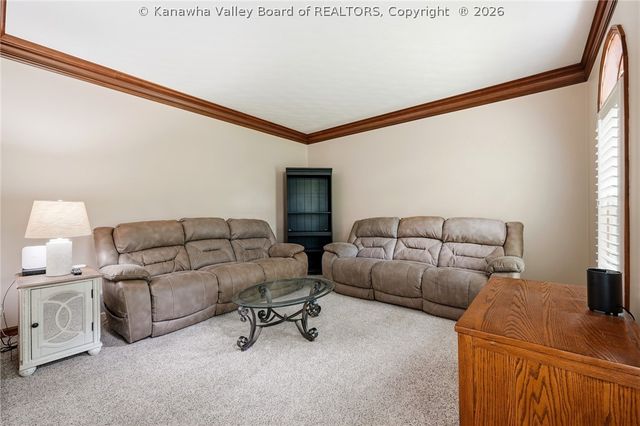 14 Woodclyffe Road, Hurricane, WV 25526