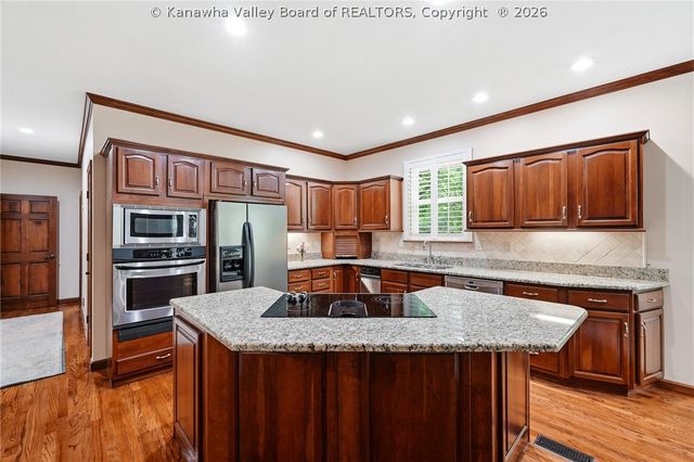 14 Woodclyffe Road, Hurricane, WV 25526